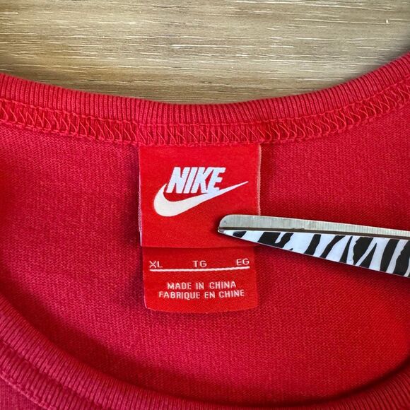 Nike Air Red Tank Top Size XL Sports Running Comfort Classic Iconic Lifestyle - Picture 4 of 6